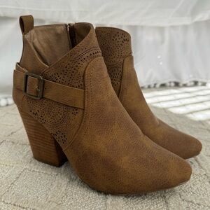 Tan Ankle Boots with Buckle